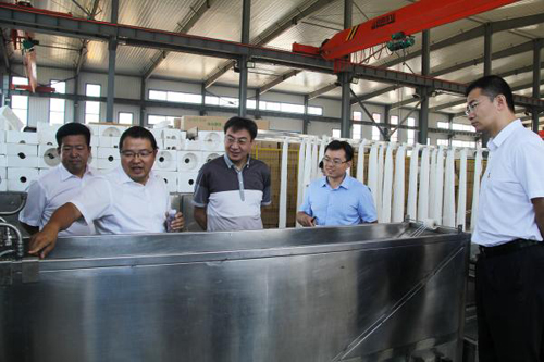 8月27日,新華社遼寧分社社長王振宏一行人員蒞臨一諾產(chǎn)業(yè)園區(qū)調(diào)研 8月27日,新華社遼寧分社社長王振宏一行人員蒞臨一諾產(chǎn)業(yè)園區(qū)調(diào)研