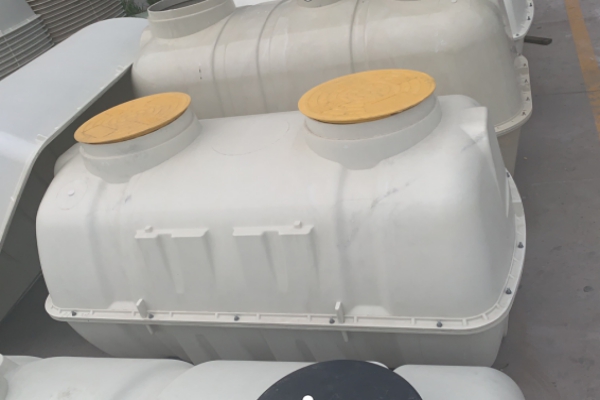 傳統化糞池與玻璃鋼化糞池相比有哪些不同