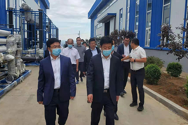 遼寧省葫蘆島市市長楊軍生蒞臨北票市一諾環(huán)保產(chǎn)業(yè)集團(tuán)考察并指導(dǎo)工作 遼寧省葫蘆島市市長楊軍生蒞臨北票市一諾環(huán)保產(chǎn)業(yè)集團(tuán)考察并指導(dǎo)工作